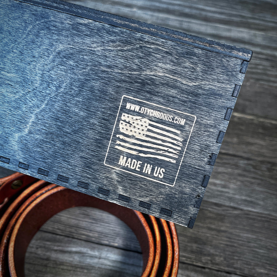Black Gift Box. Engraving #5 En