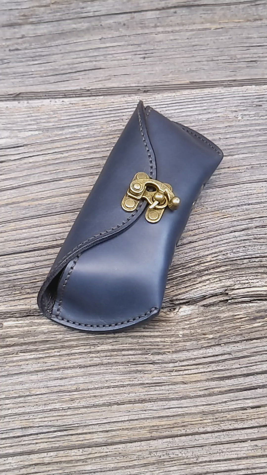 Sunglass case - Navy, Swing clasp