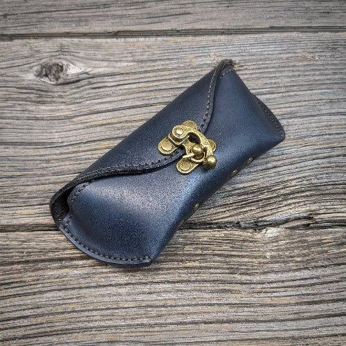 Sunglass case - Navy, Swing clasp