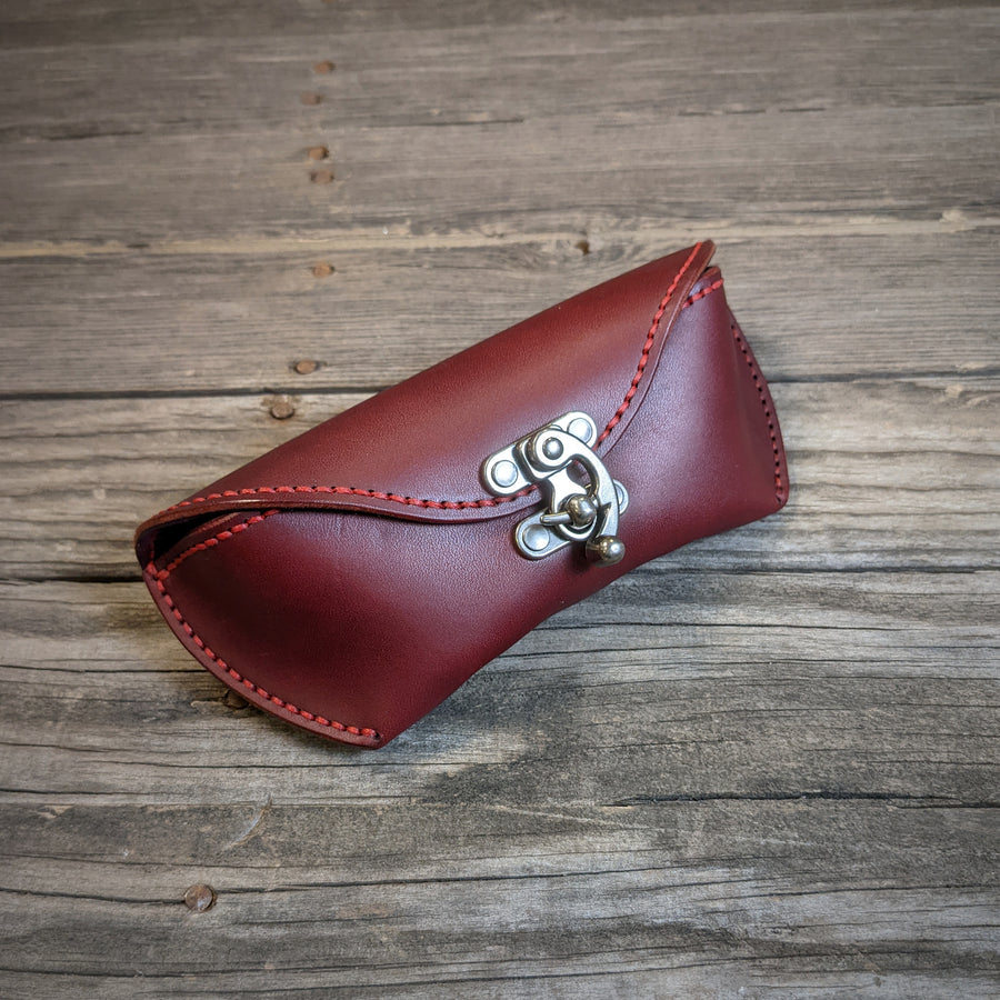 Sunglass case - Burgundy, Swing clasp