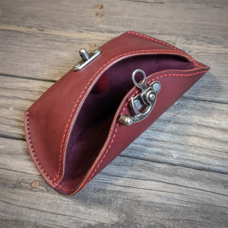 Sunglass case - Burgundy, Swing clasp
