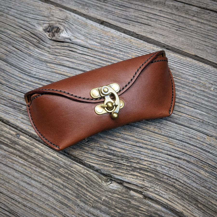 Sunglass case - Brown, Swing clasp