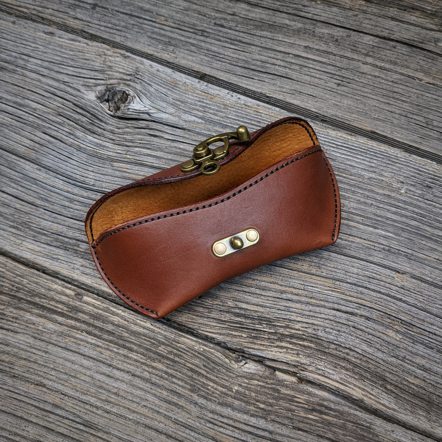 Sunglass case - Brown, Swing clasp