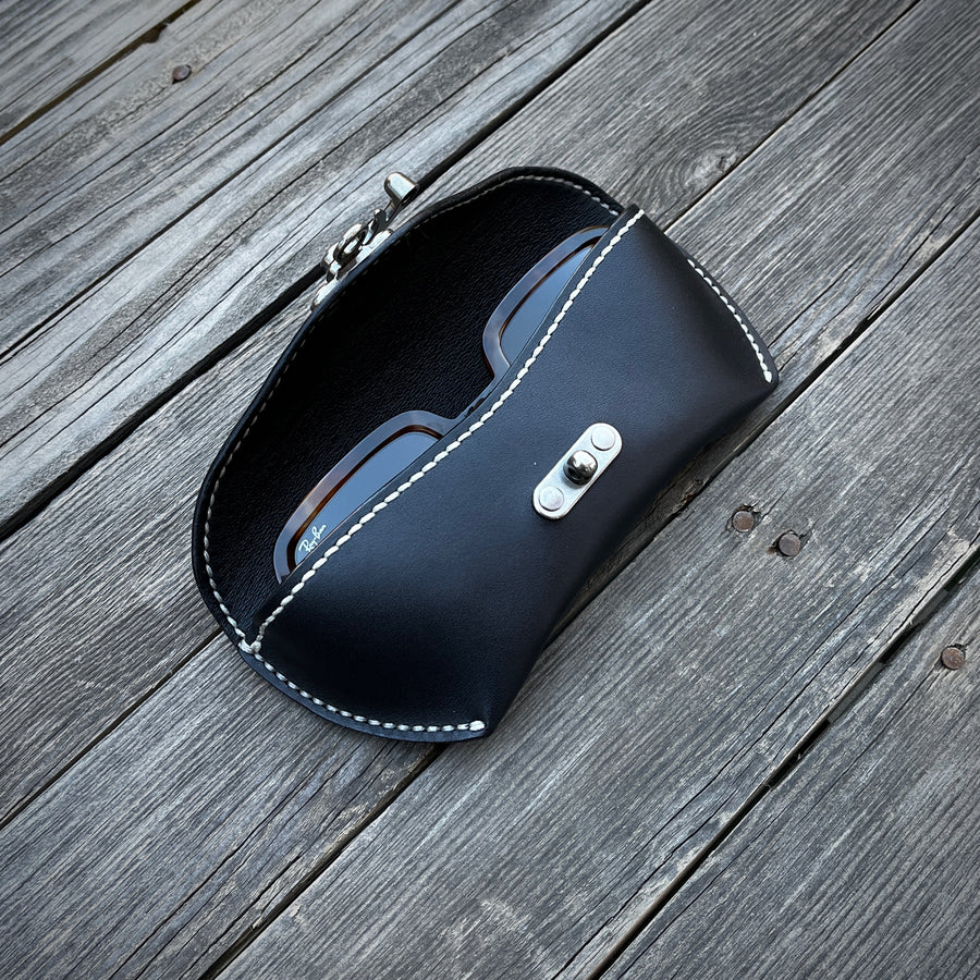 Sunglass case - Black, Swing clasp