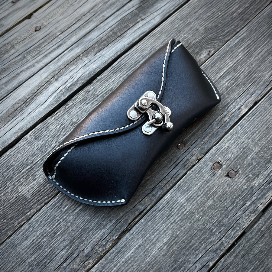 Sunglass case - Black, Swing clasp