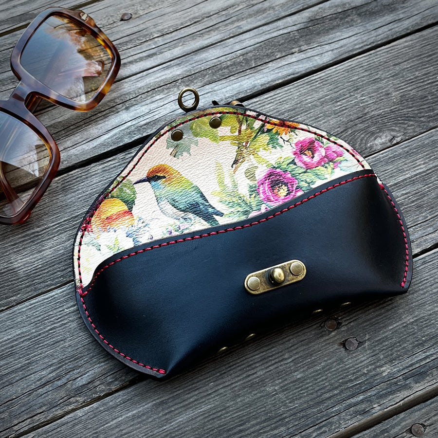 Sunglass case - Black / Red Thread